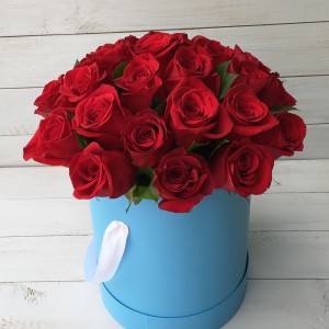 Коробка из красных роз